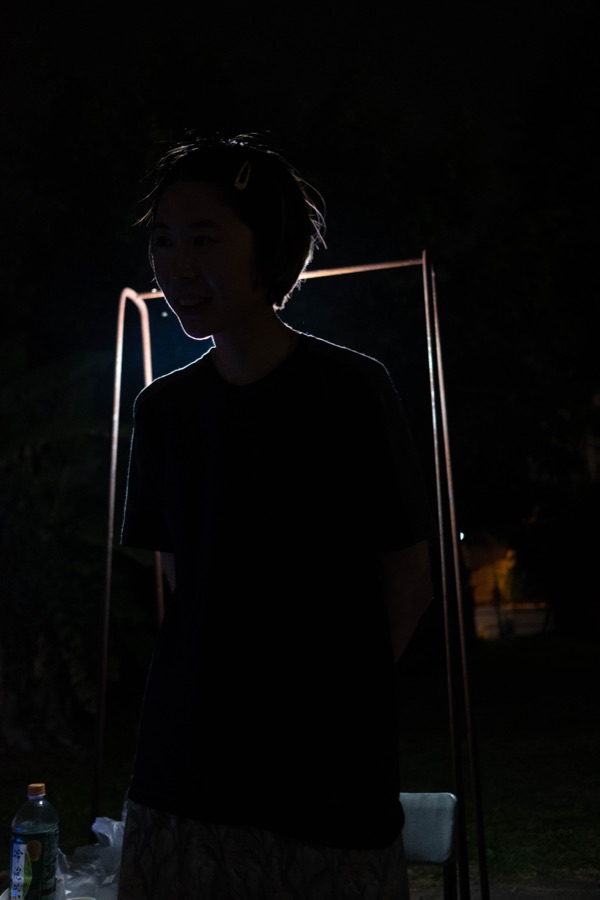 極 32